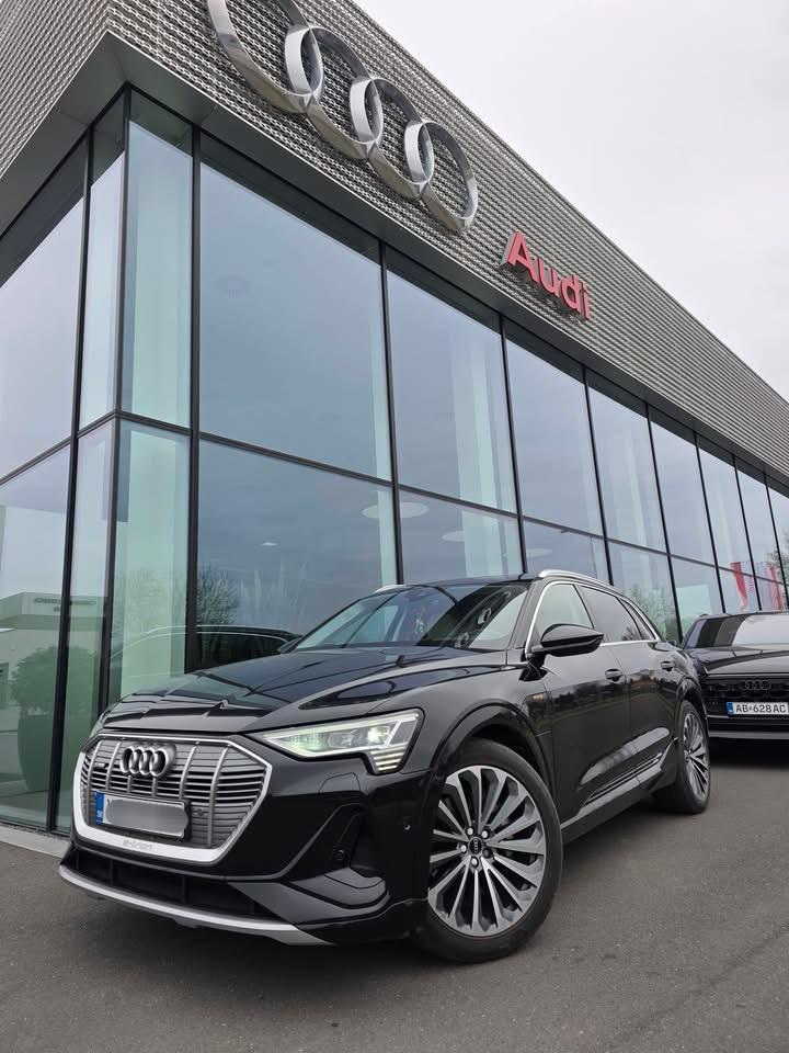 55 S-line 300kW Quattro Panoráma Full LED Matrix 78.000km 