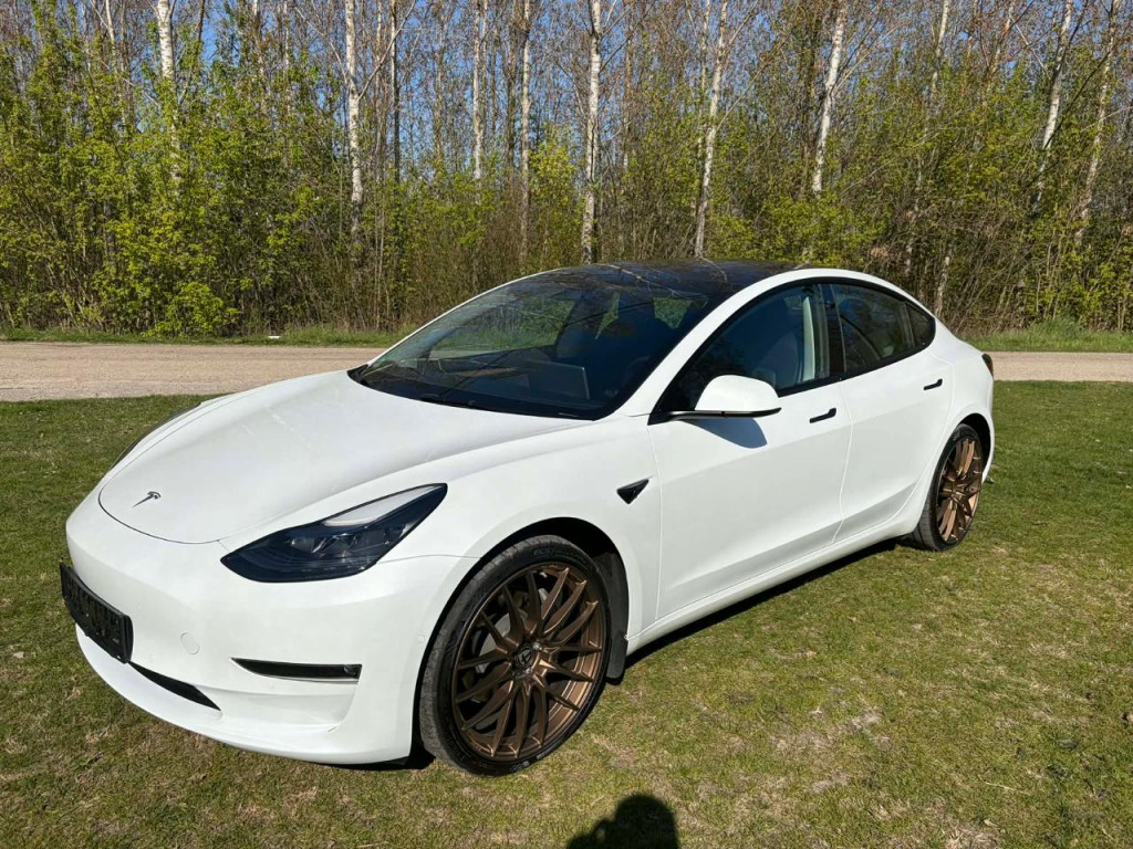 Long Range Dual, 350 kW, AWD, Odpočet DPH, Nádherné elektro v super stave!!!