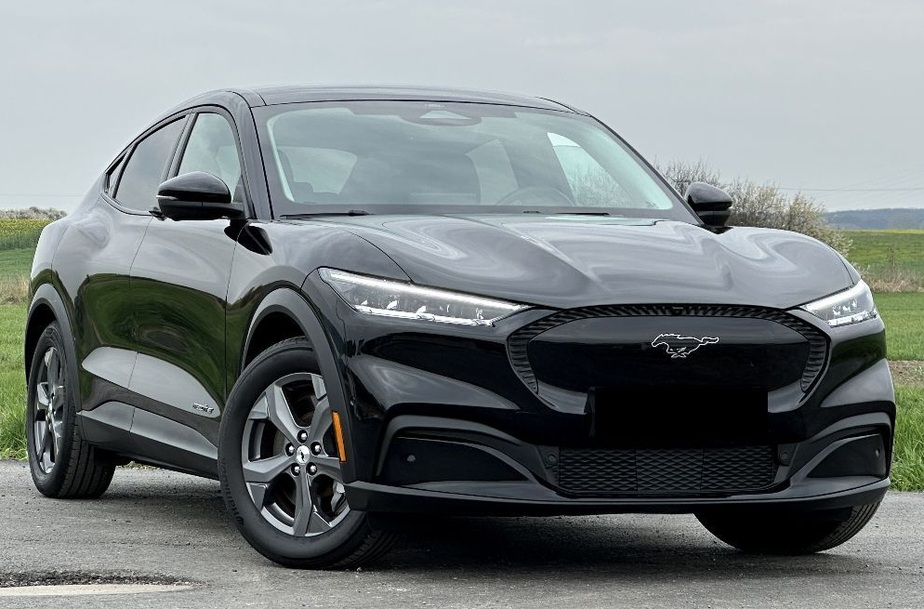 75,7kWh RWD STD 198kW 360kamera 