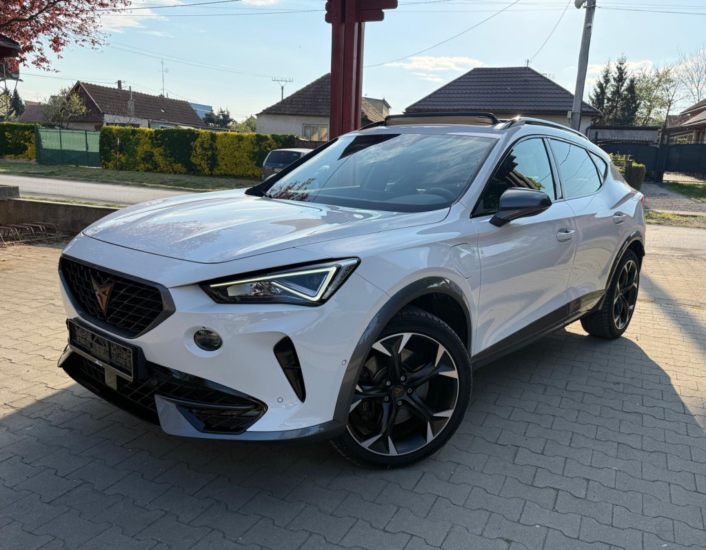 VZ 1.4TSI eHybrid 180KW VIRTUAL/ŤAŽNÉ/PANO