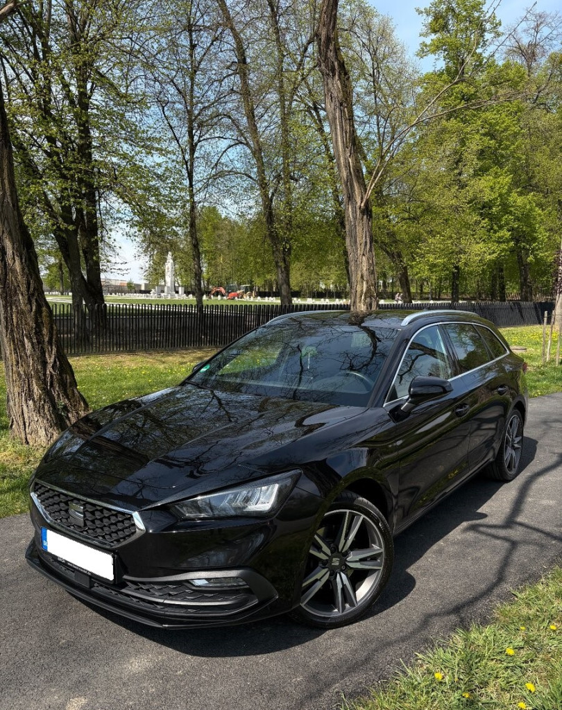 Excellence 2.0 TDI DSG, Virtual Co., Výhrev, Full LED, Cúv. kamera, ACC, TOP STAV!