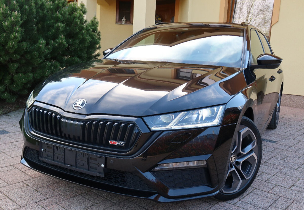 RS iV 1,4 TSI PHEV Hybrid Top stav Odpočet DPH 