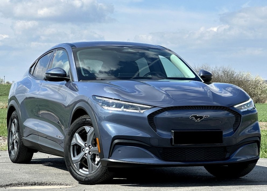 75,7kWh RWD STD 198kW Ťažné 