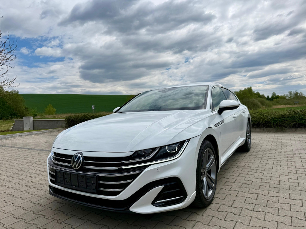 R-Line 2.0 TDI DSG, Virtual Co., Výhrev, LED Matrix, Ťažné, ACC
