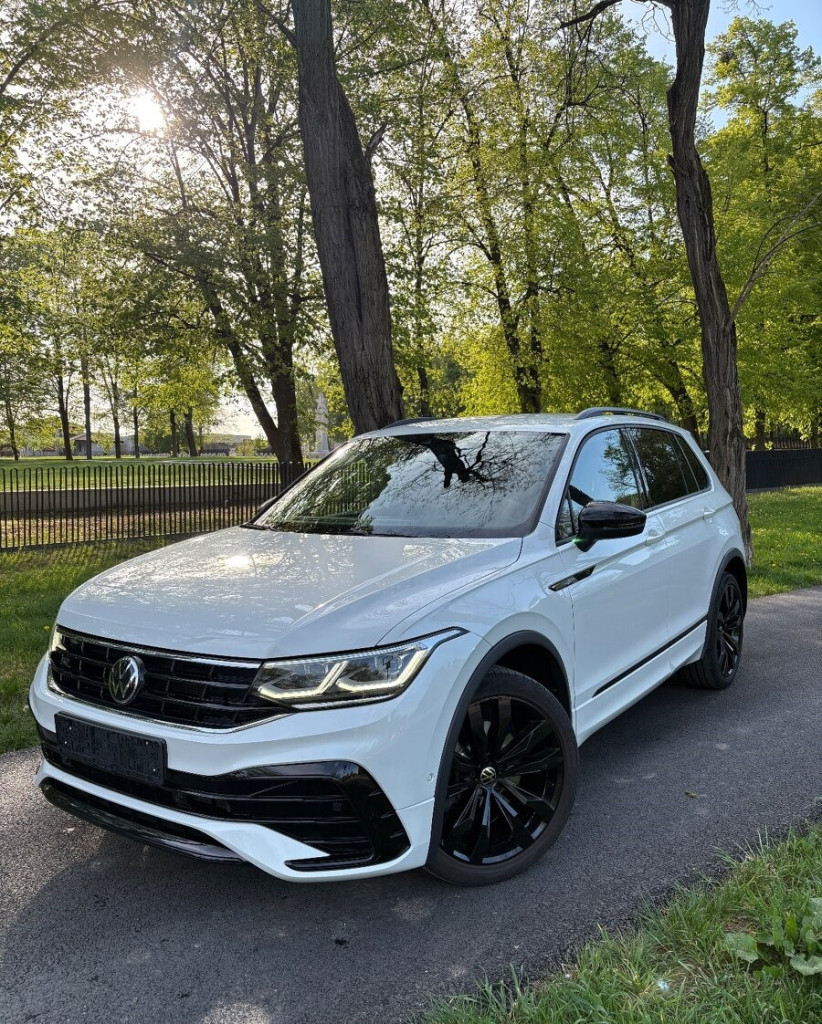 R-Line 2.0 TDI 4Motion 4x4, Virtual Cockpit, IQ LED Matrix, Ťažné, ACC, TOP STAV!