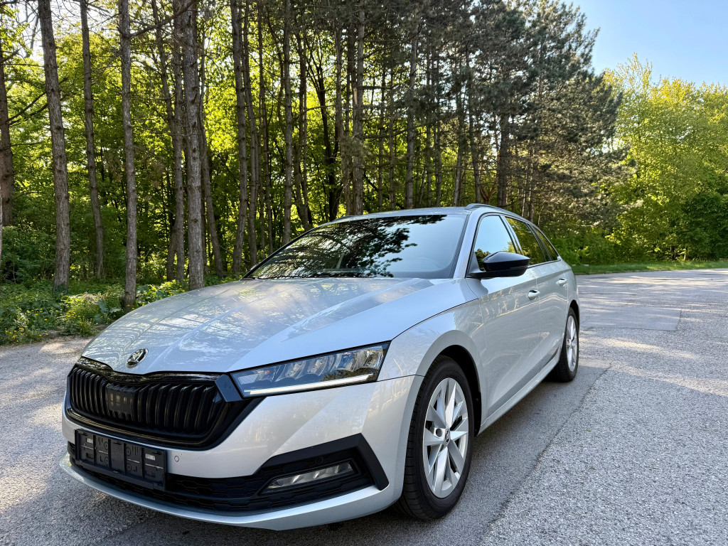 Sportline 2.0 TDI DSG 4x4, R17, Webasto, Virtual Co., Cúv. kamera, ACC, TOP STAV!
