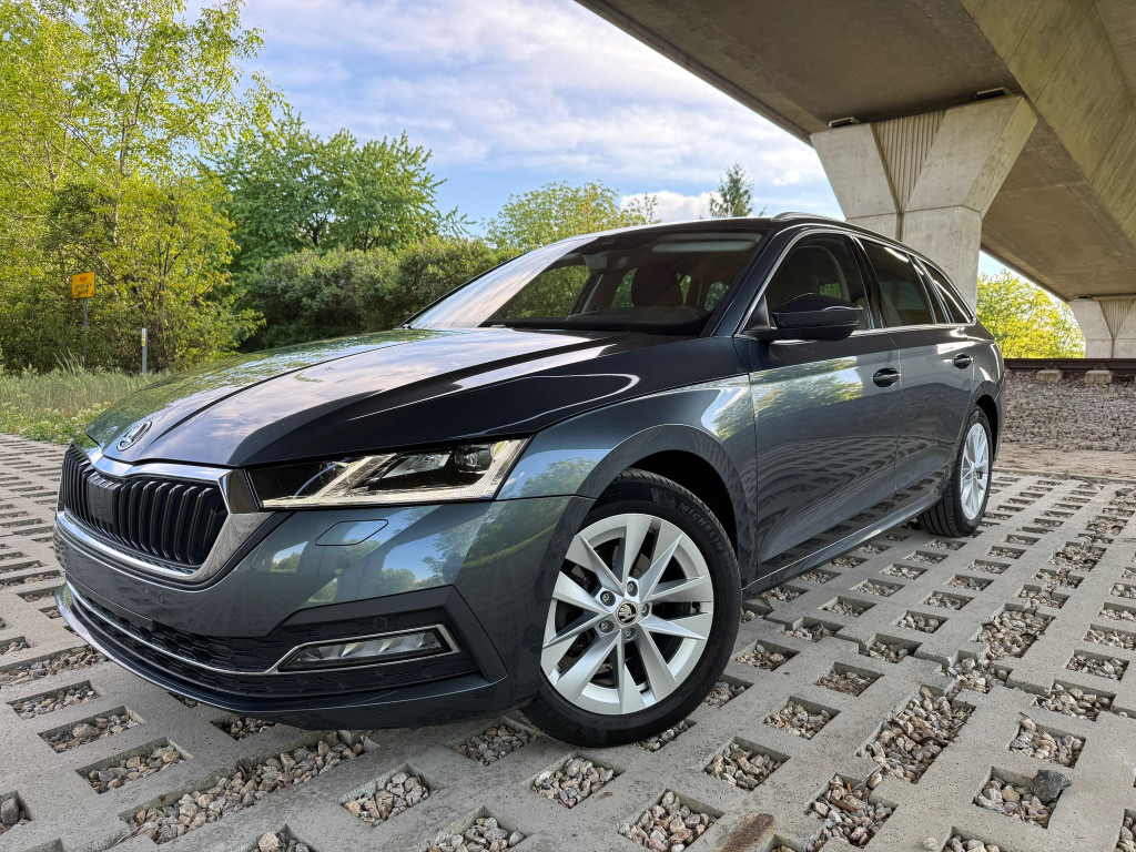 Style 2.0 TDI DSG, HUD, Webasto, Virtual Co., Cúv. kamera, LED Matrix, ACC, TOP STAV!