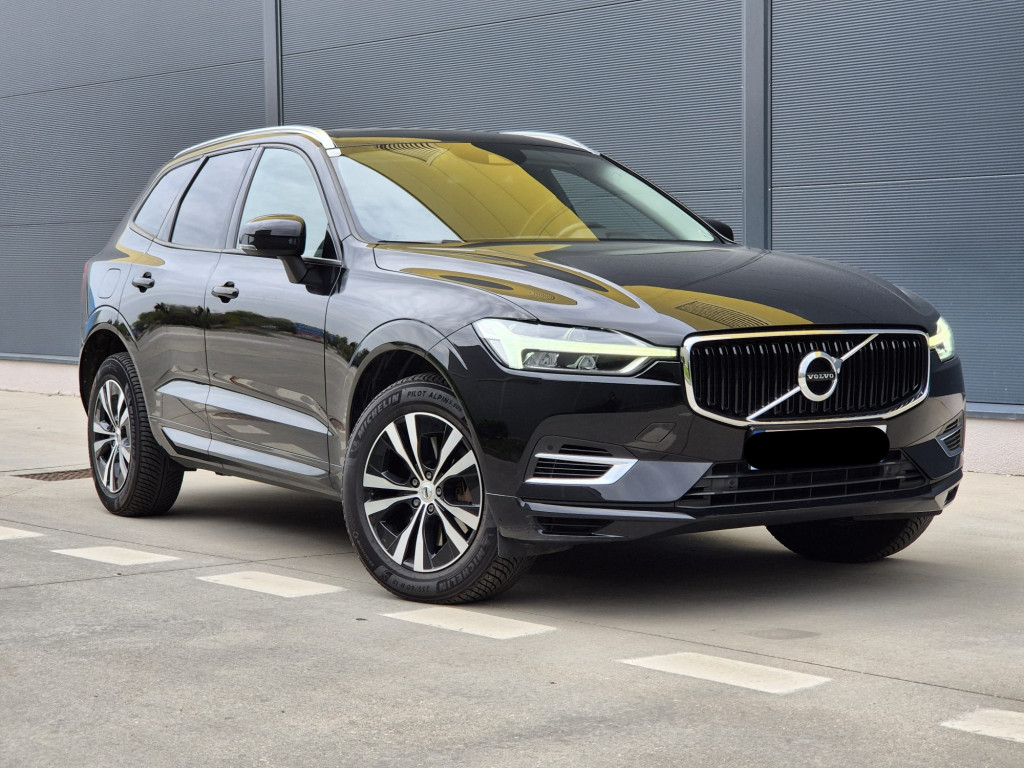 T8 plug-in hybrid 407 koní AT8 AWD TWIN ENGINE