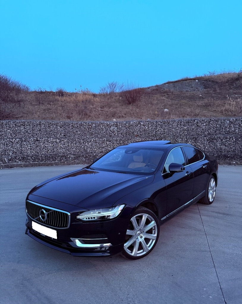 T6 AWD (4x4), 2.0 (benzín), 334PS, Inscription, Virtual Co., R20, LED Matrix, Bowers & Wilkins, Ťažné, ACC