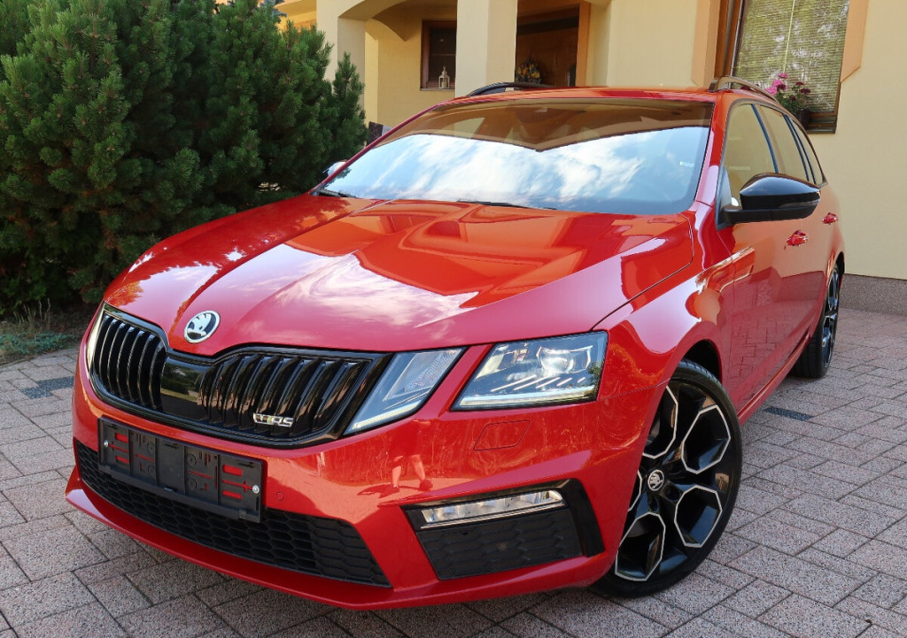 3 RS 2,0 TSI DSG 180kW Benzín Model 2019