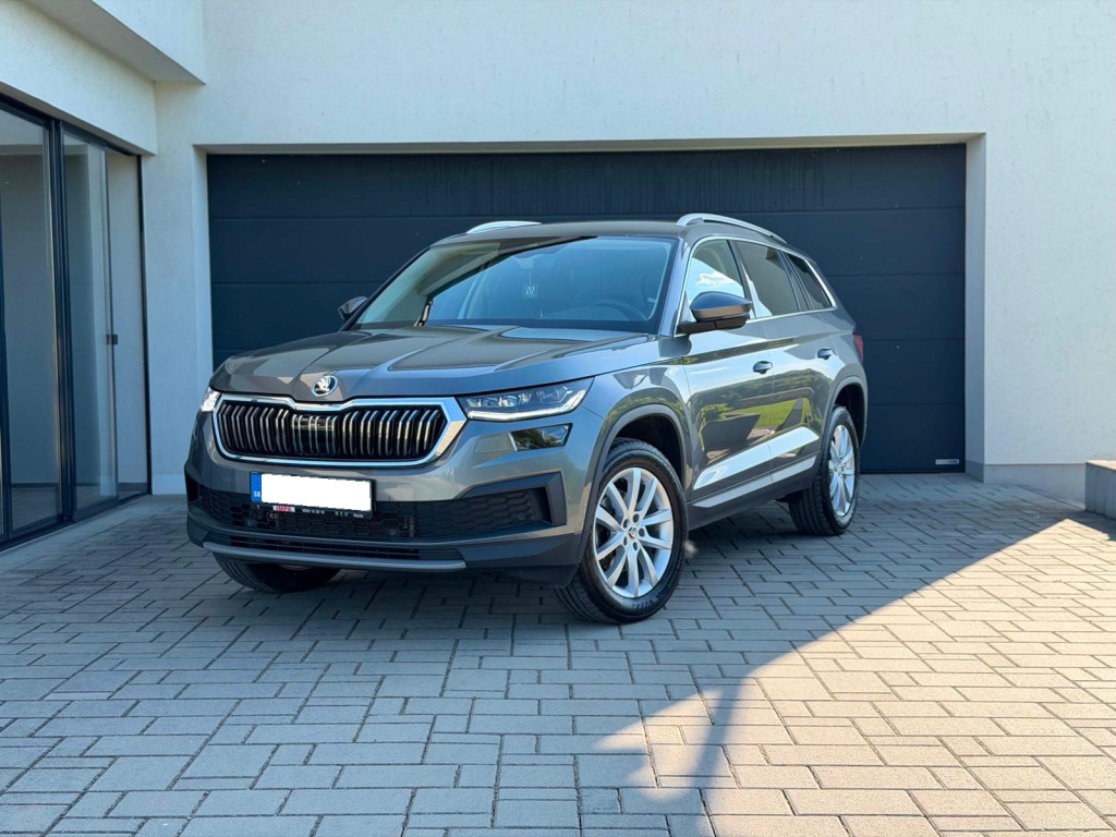Style 2.0 TDI DSG 4x4, Virtual Co., Výhrev, Cúv. kamera, LED Matrix, ACC, TOP STAV!