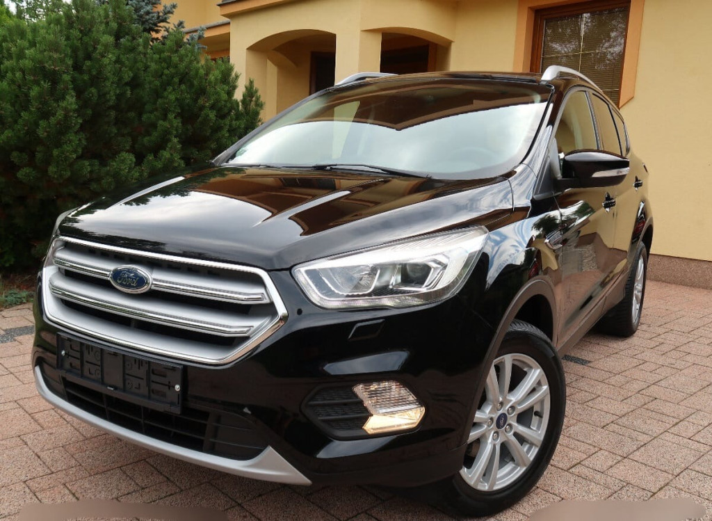 1,5 EcoBoost Benzín 110kW Model 2020 M6 