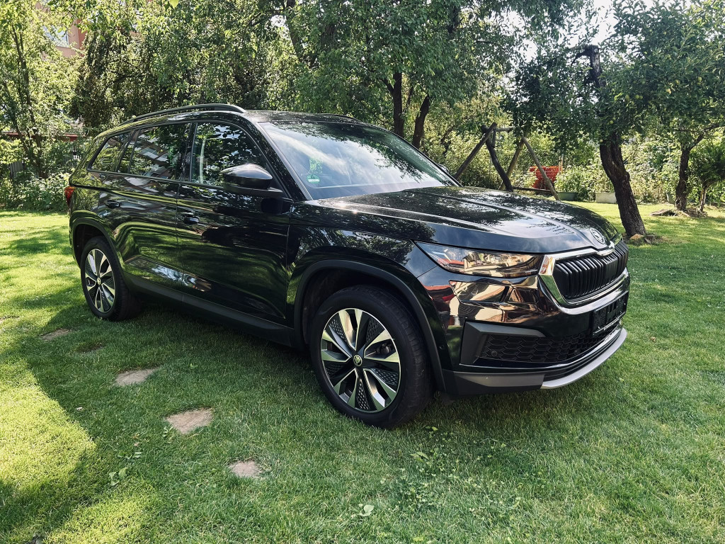 Tour 2.0 TDI 4x4 DSG A/T, Webasto, Panoráma, LED Matrix, 360° Cam., Ťažné, ACC, TOP STAV!