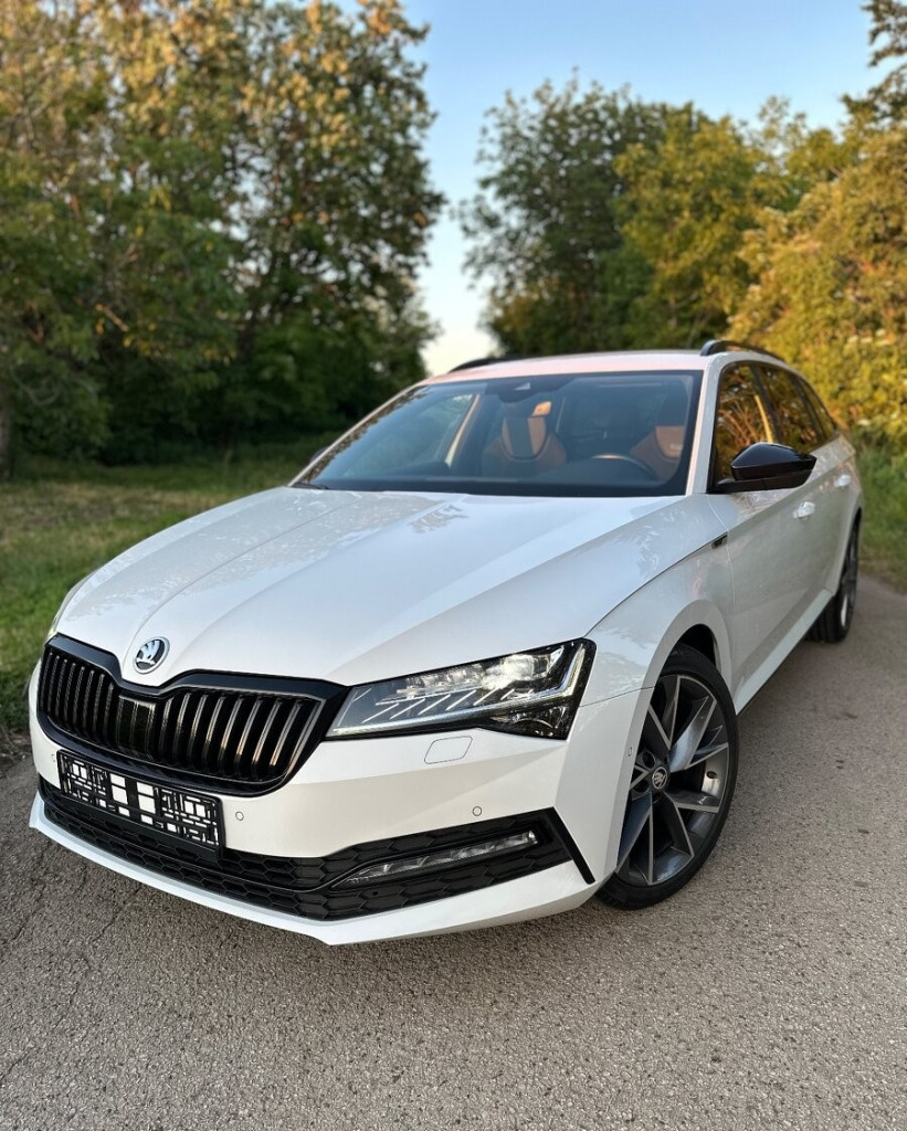 Sportline EVO 2.0 TDI DSG, Virtual Co., Výhrev, LED Matrix, Ťažné, DCC, ACC, Sezónne prezutie
