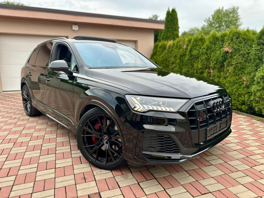 4.0 TFSI V8 373kW Quattro S-line Benzín Virtual Ťažné 7-miestne