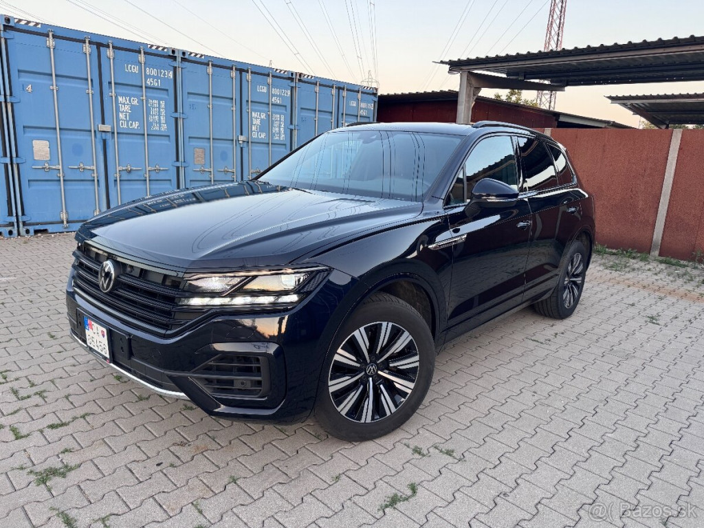 R-Line 3.0 TDI V6 231PS, 4x4, Nočné videnie, Soft Close, Virtual Co., LED Matrix, ACC