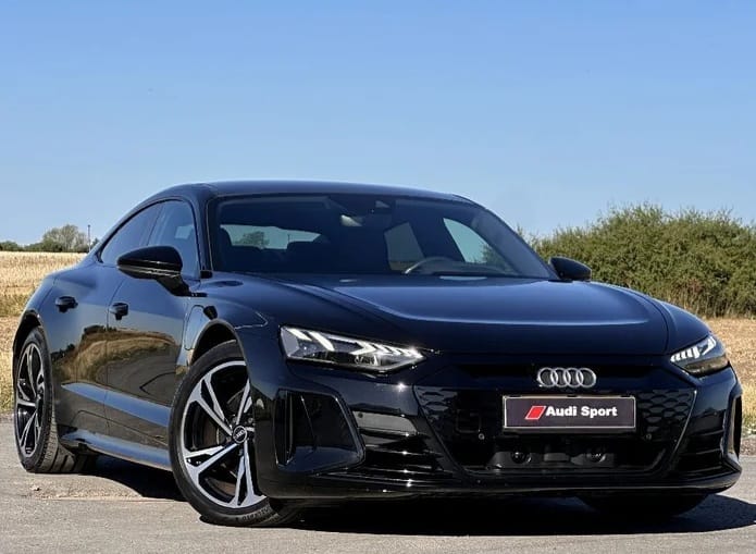 Quattro 94kWh 350kW Matrix Panoráma S Edition 80.968km 