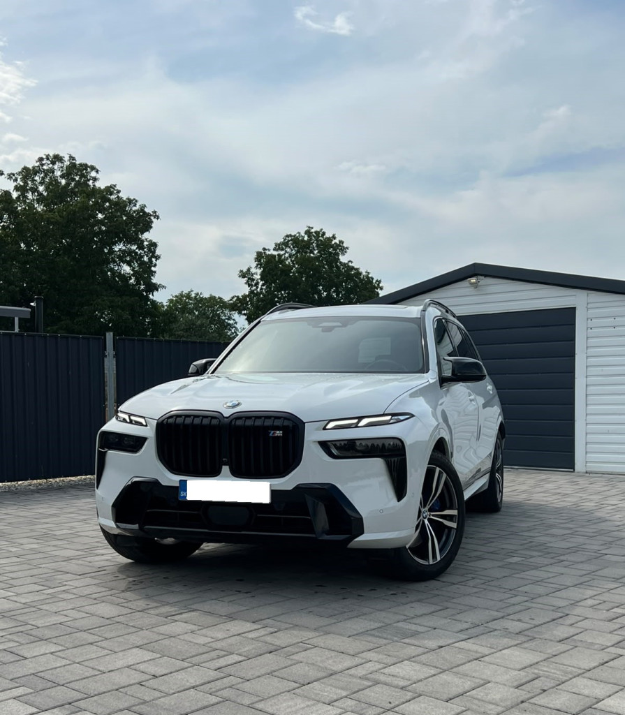 M60i xDrive, 530PS, Live Cockpit, Sky Lounge, Odpočet DPH! TOP STAV!