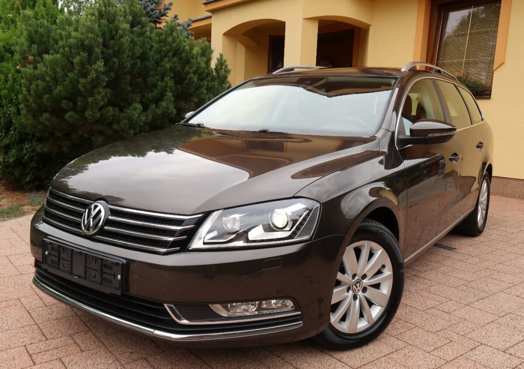 B7 1,6 TDI Highline Bi-Xenón Navi 77kW M6