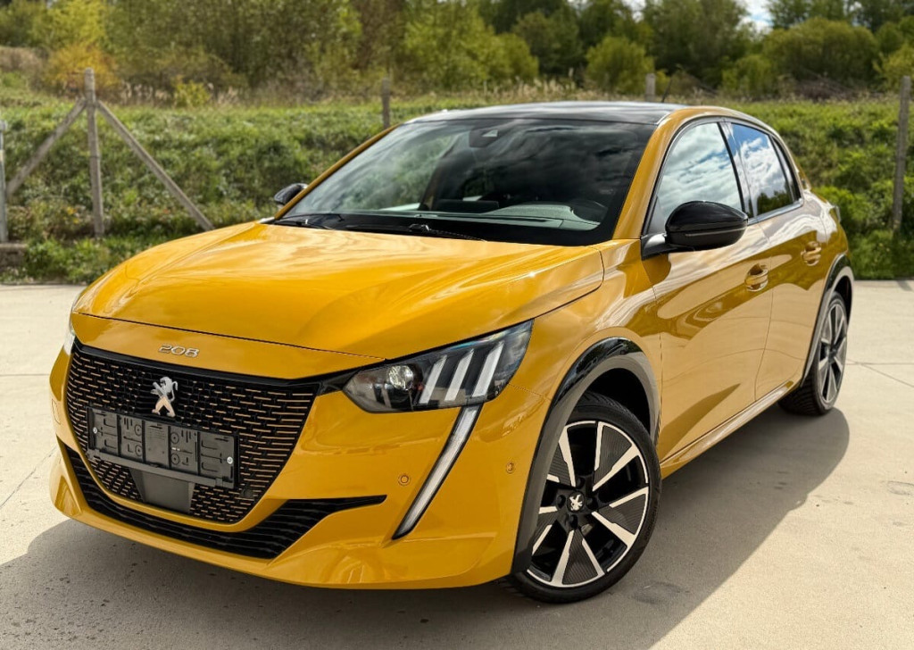 e-208 GT-line 50kWh 100kW 54.000km 