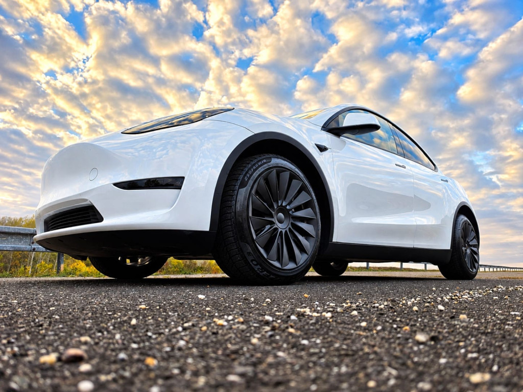 Long Range Dual Motor AWD 378kW 73.000km Tepelné čerpadlo 