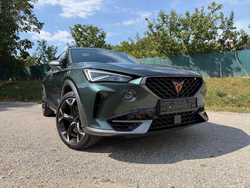  VZ 2.0 TSI 228kw DSG 4x4 CAMOUFLAGE GREEN. 