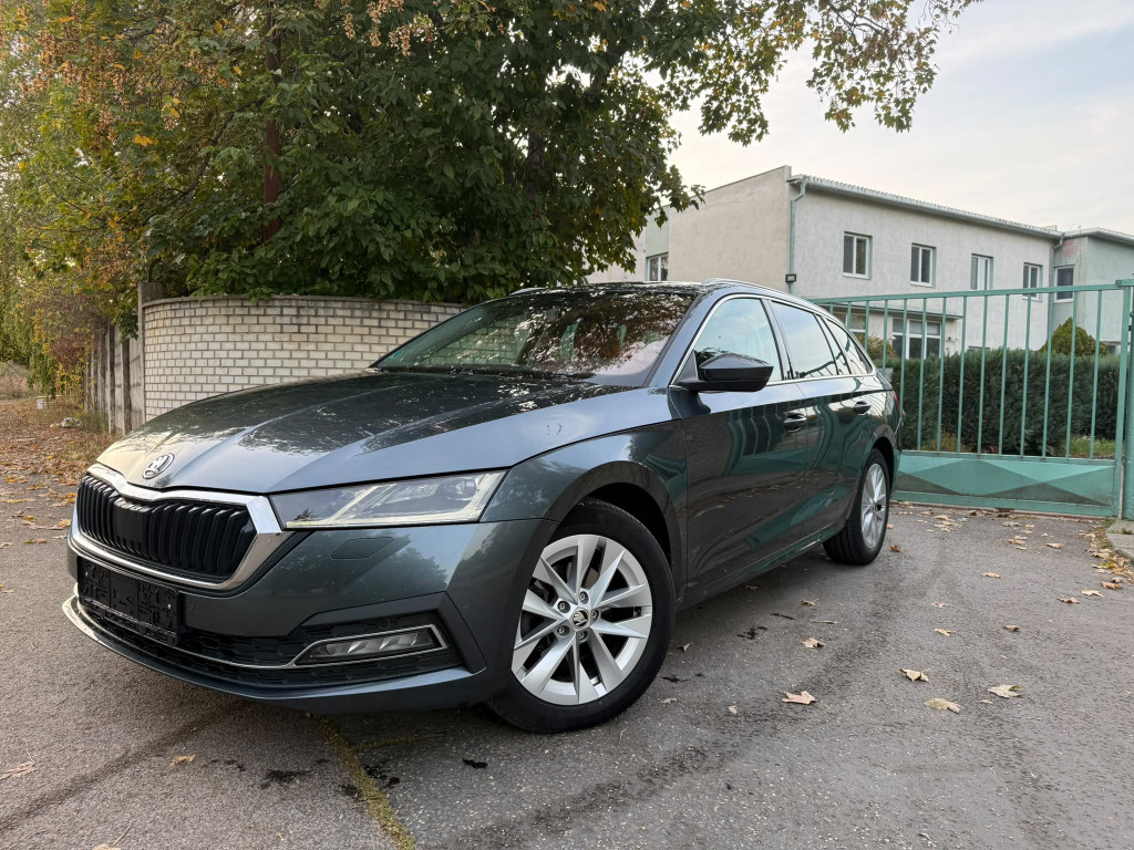  Style Plus 2.0 TDI DSG, HUD, Webasto, Virtual Co., TOP STAV!